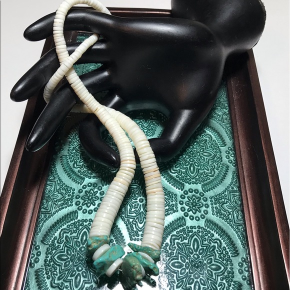 Classy Vintage Heishi Shell Polished Real Turquoise Stone Necklace 17”L - Picture 5 of 13